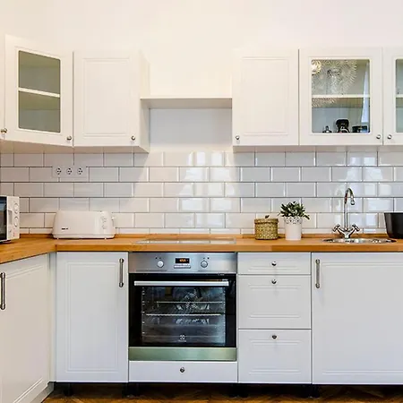 Cozy 2 Bedroom In Terez Boulevard. * Budapeşte