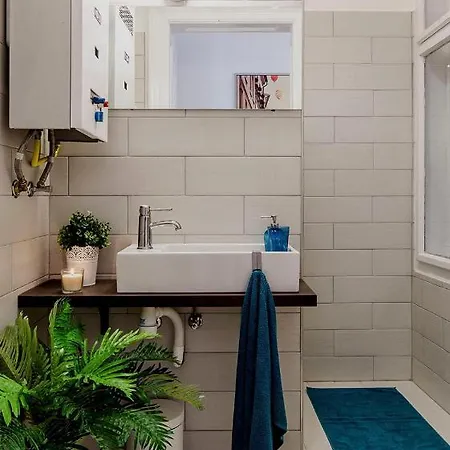 Cozy 2 Bedroom In Terez Boulevard. Lejlighed *